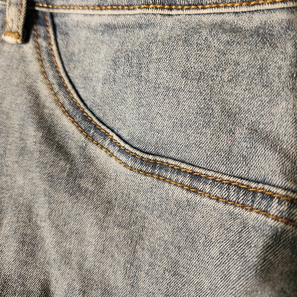 Flare Jeans - Picture 6 of 7